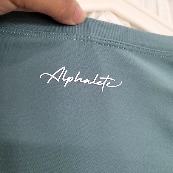ALPHALETE Long Sleeve Crop top size Small - Picture 4 of 11
